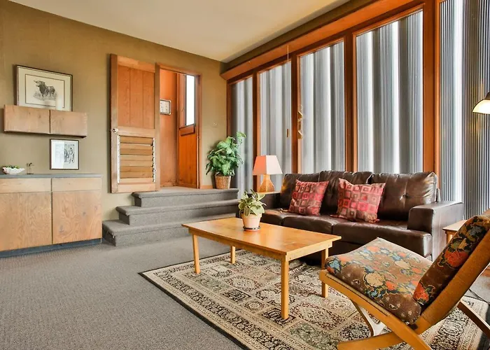 Abalone Alcove! Hot Tub! Pool Table! Amazing Views! Fast Wifi!! Dog Friendly!