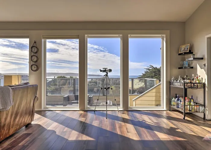 Remodeled Home W/ Spa & Deck: Walk To Dillon Beach